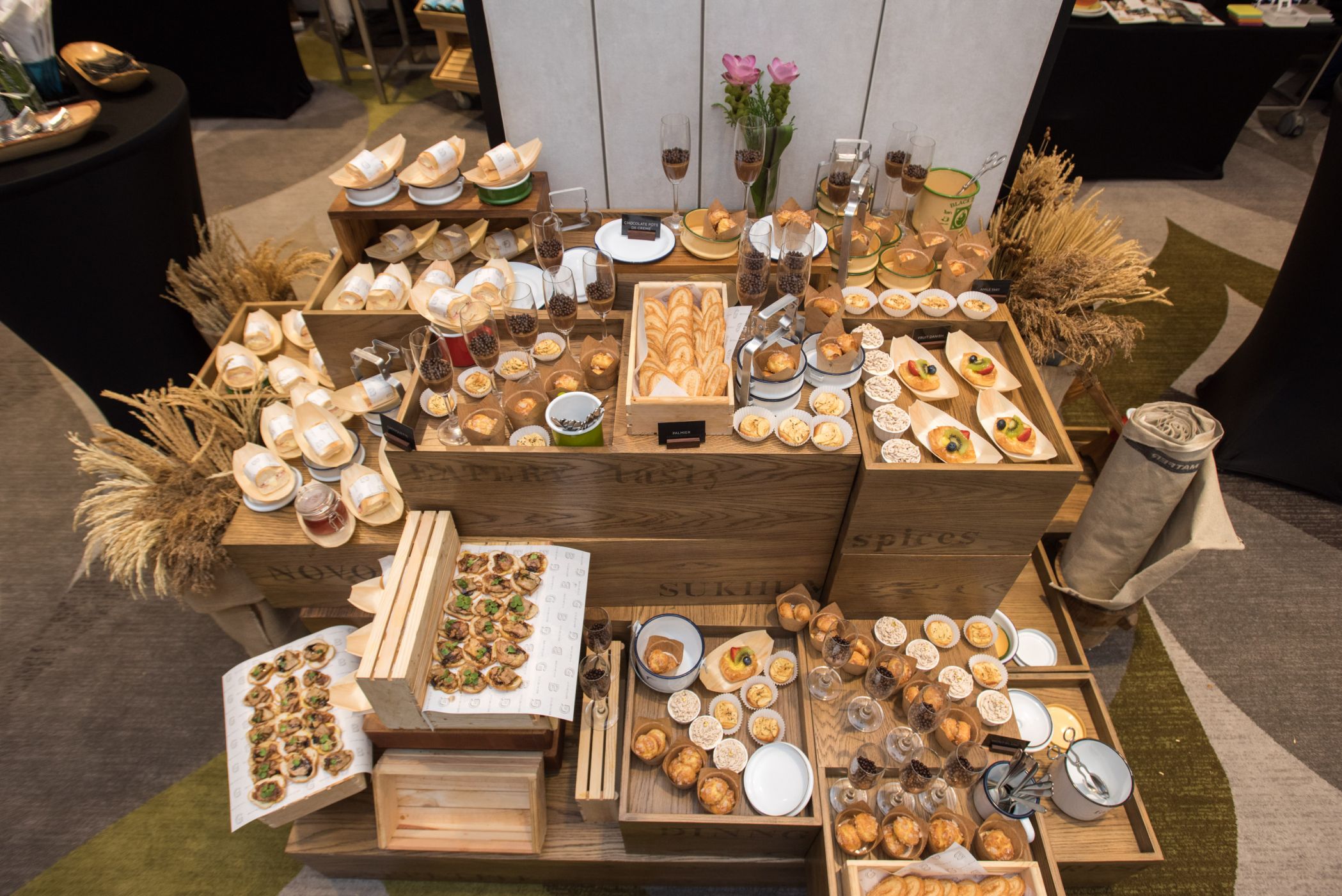 French Marché Theme | meeting room